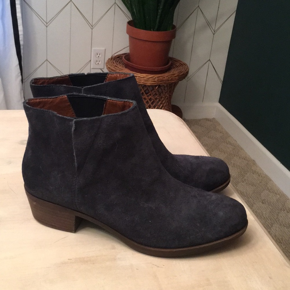 Navy blue Lucky Brand ankle boot